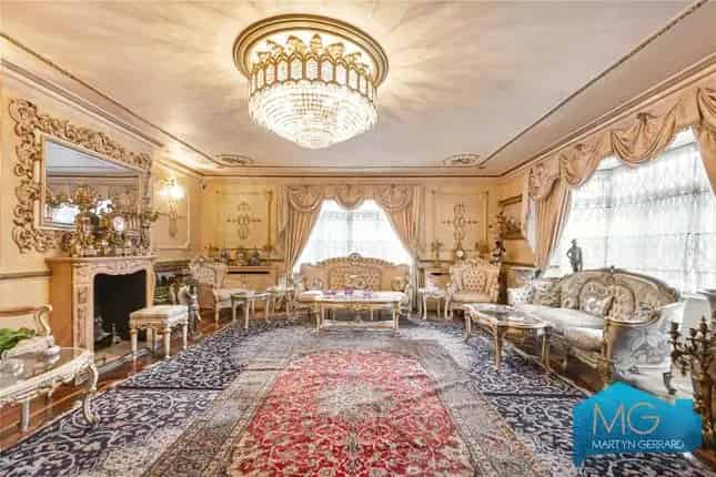 5 Bedroom House for Sale in The Bishops Avenue London