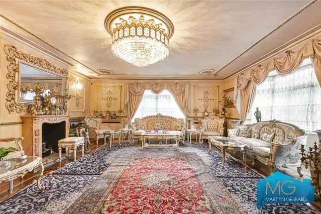5 Bedroom House for Sale in The Bishops Avenue London