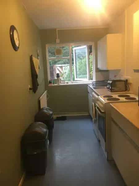1 Double Bedroom Flat Near Schools and Transport RTB