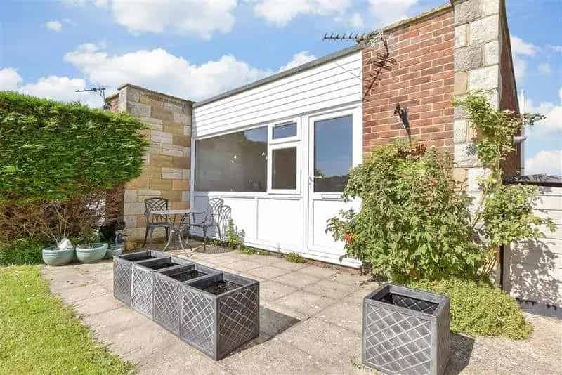 2 Bed Park Home for Sale Near Freshwater Village