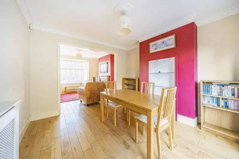 Four Bedroom Family Home with Secluded Garden