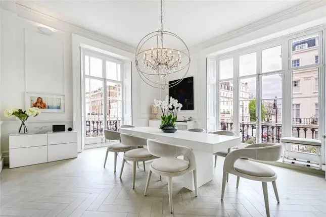 Flat to rent in Eaton Place, Belgravia SW1X