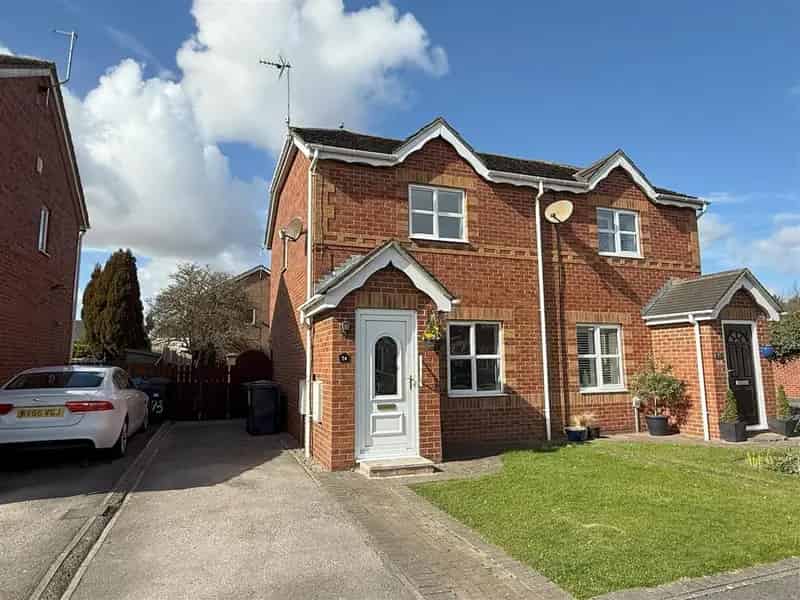 2 Bedroom Semi-Detached House For Sale