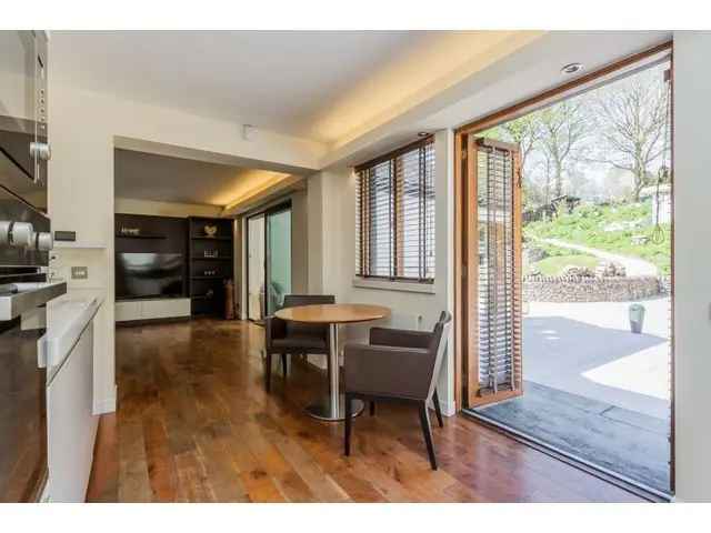3 Bedroom Cottage For Sale in Houston