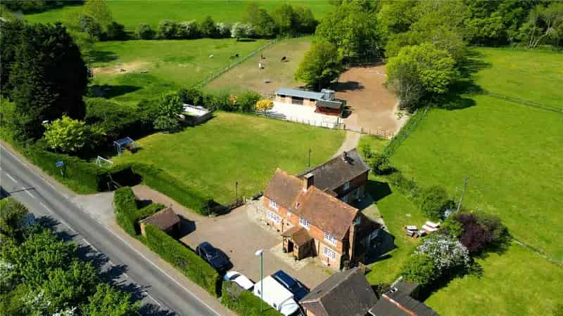 5 Bedroom Detached House with Equestrian Facilities