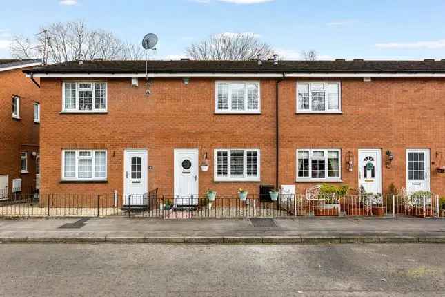 2-Bedroom Mid-Terraced Villa in Glasgow's West End