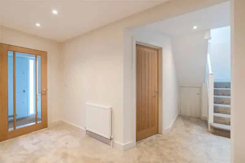 4 Bedroom Detached Chalet Home Wimborne