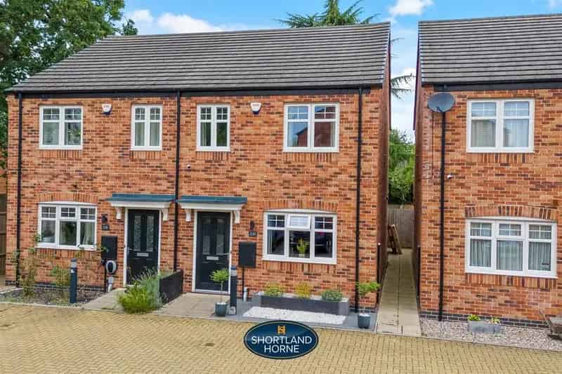3 Bedroom Semi-Detached House for Sale