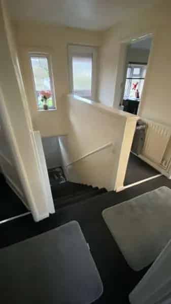 Two Bed Maisonette Near Town and Train Station