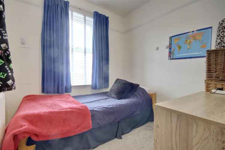 2 Bedroom Flat House to Rent in Portsmouth