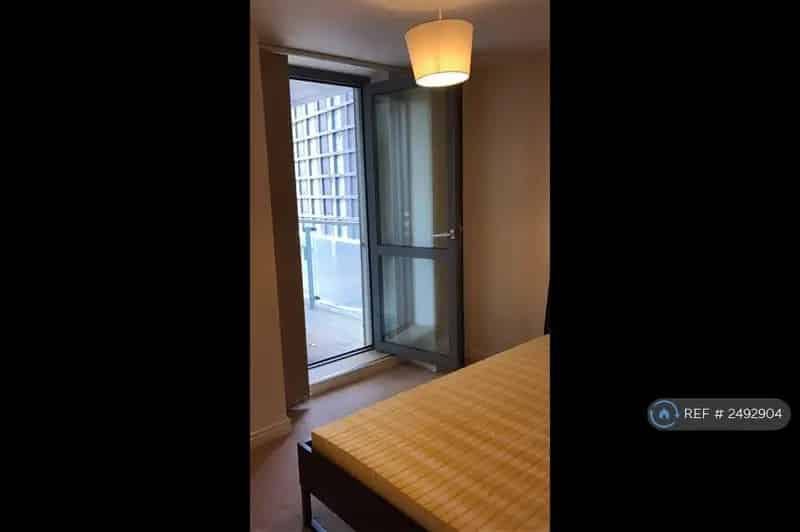 2 Bedroom 3 Bathroom Flat with Parking Available May 30 2025