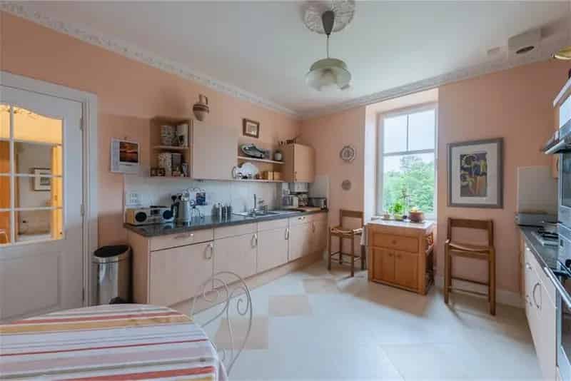 3 Bed Flat Duplex with Private Garden in Greenbank Edinburgh