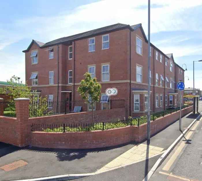 1 Bed Flat Southport Ground Floor Level Access Shower