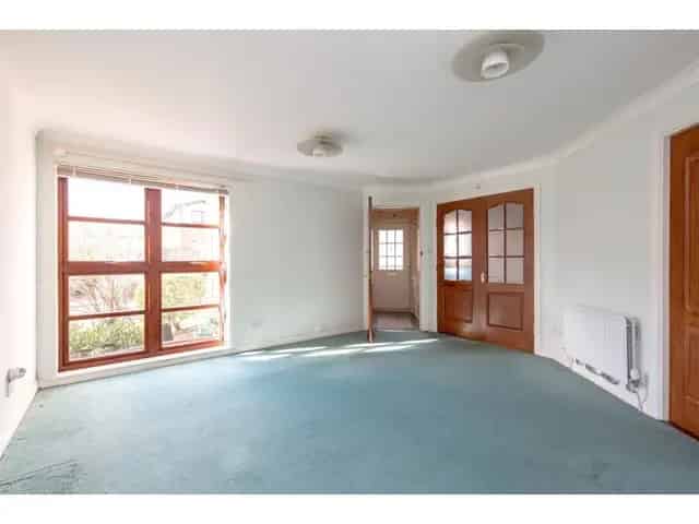 2 Bedroom Ground Floor Flat for Sale