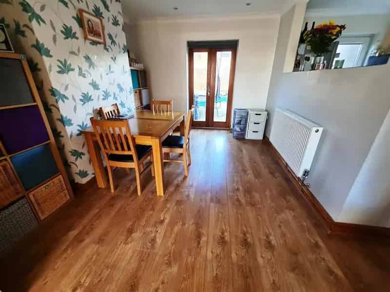 3 Bedroom Semi Detached House To Let