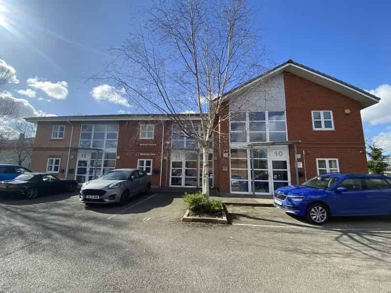 Modern Office 1300 sq ft 4 Car Spaces Near J8 M53