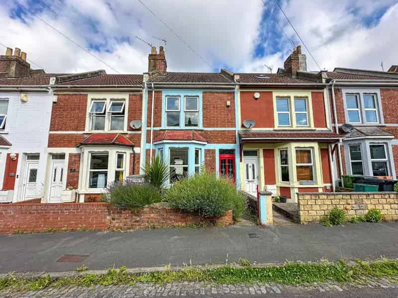 2 Bedroom Period Terrace House for Sale in Bristol