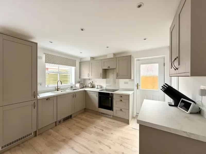 3 Bedroom House For Sale Detached Garage Landscaped Garden