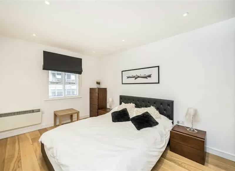 Two Double Bedroom Flat in Shad Thames - Chain Free