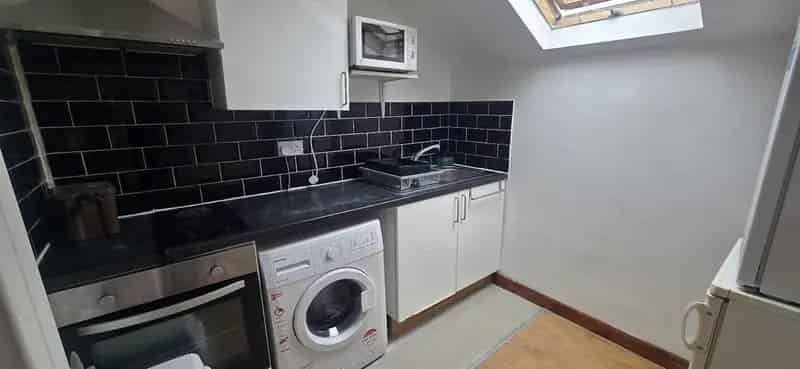 One Bedroom Apartment Cardiff City Road CF24