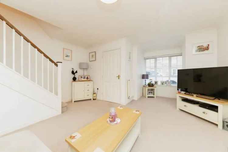 3 Bedroom Mid Terrace House Martins Wood Garage Parking