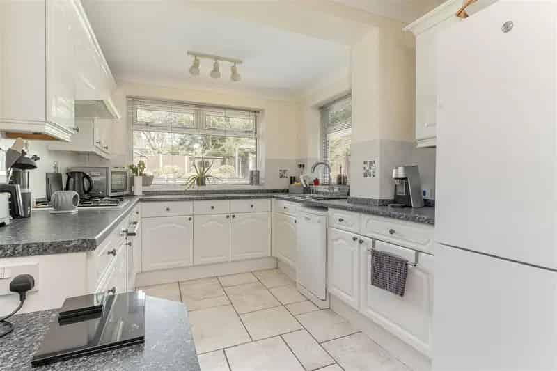 4 Bedroom Semi Detached House to Rent