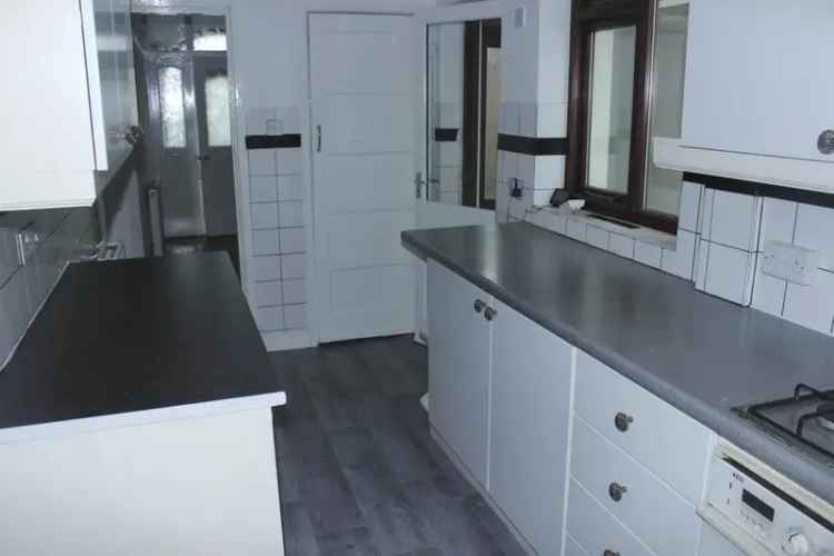 3 Bedroom Semi-Detached House to Rent Birstall