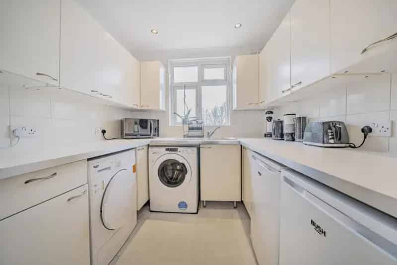 Two Double Bedroom First Floor Apartment with Private Garden