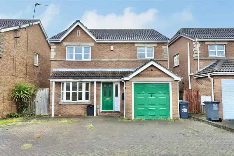 4 Bedroom Detached House for Sale