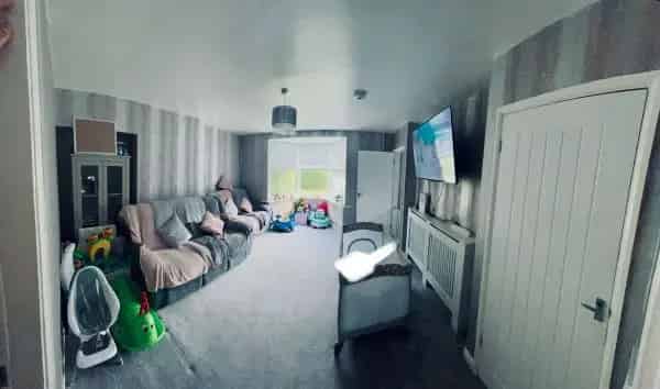 3 Bedroom House Near Park and Morrisons - Potential 4th Bedroom