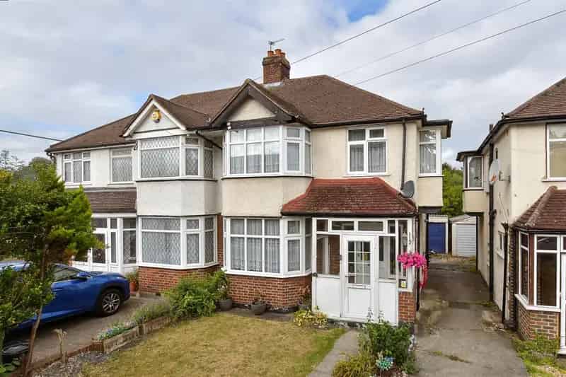 3 Bedroom Semi Detached House For Sale No Chain