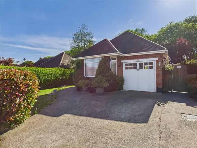 4 bedroom detached bungalow for sale