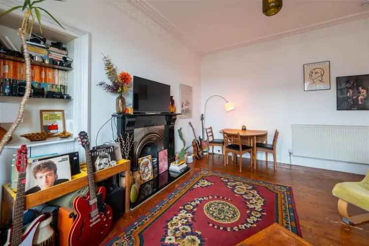 2 Bedroom Flat for Sale - Simple Approach