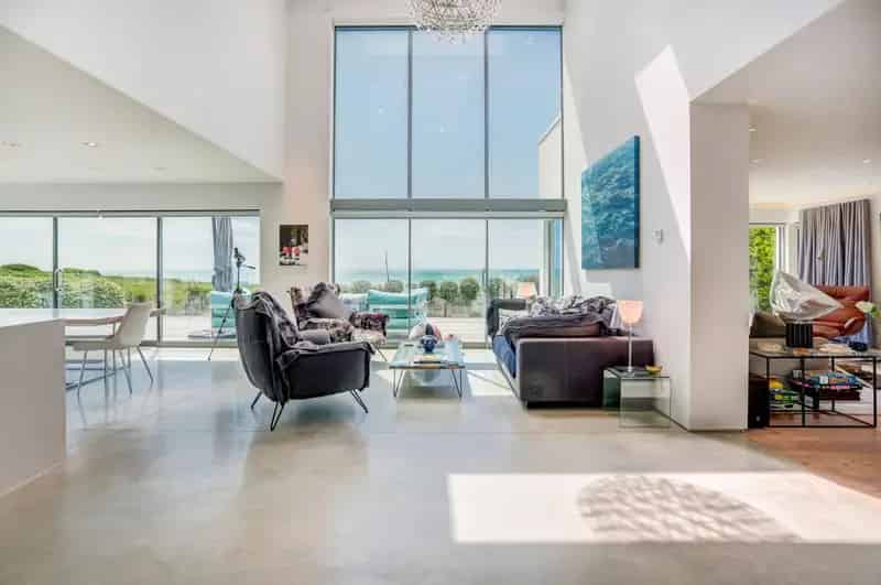 Exceptional 6-Bedroom Eco Home with Panoramic Sea Views