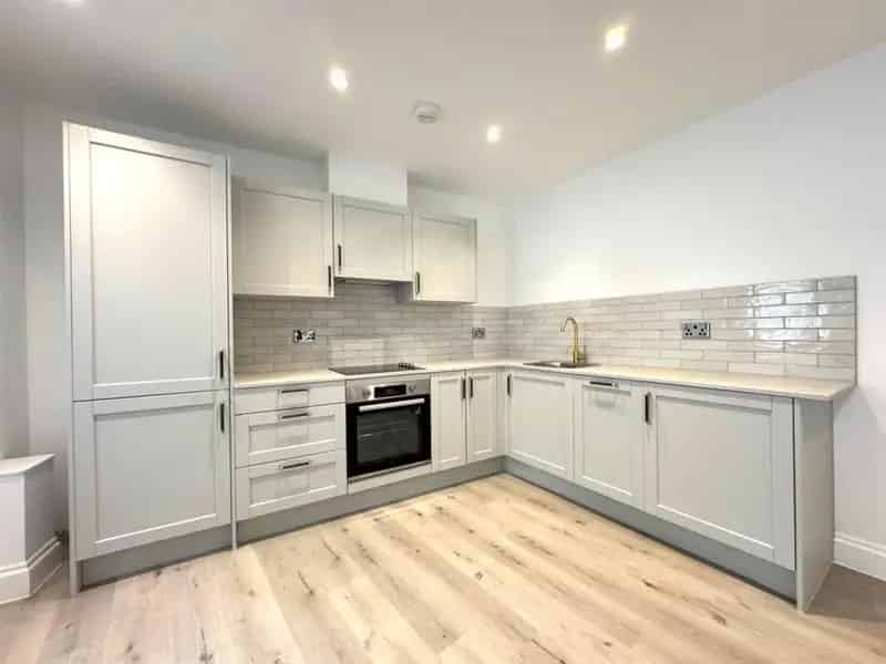 2 Bedroom Apartment Brighton - Modern Living 505 sq ft