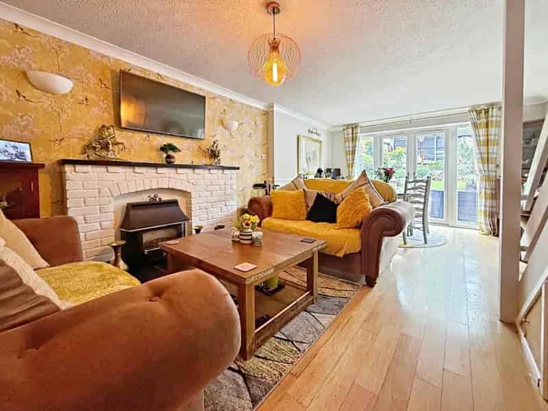 2 Bedroom Semi-Detached House For Sale