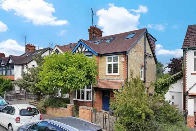 4 Bedroom Semi-Detached House for Sale in Cambridge