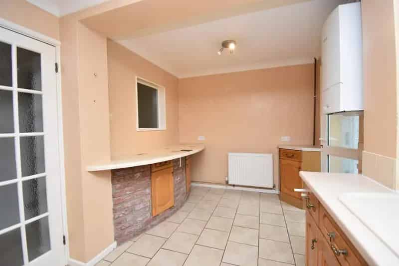 4 Bed House For Sale Large Garden Workshop Carport