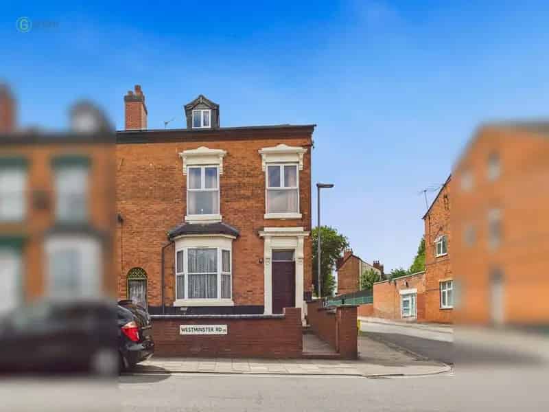 6 bedroom end of terrace house for sale