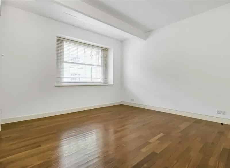 Flat For Sale , The Highway, London, England