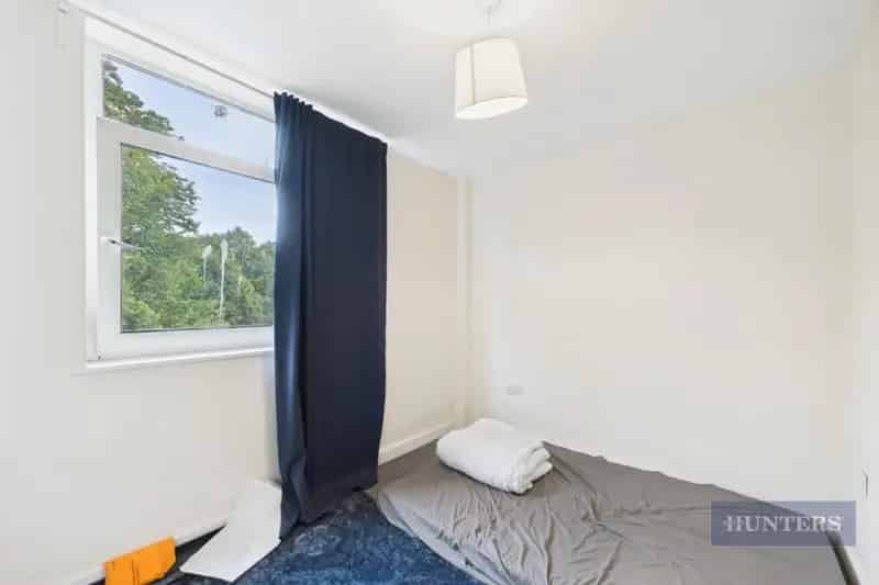 2 bedroom Flat
 To Let
