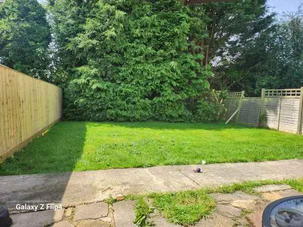 Two-Bedroom Bungalow with Garden - Oxfordshire and Hertfordshire