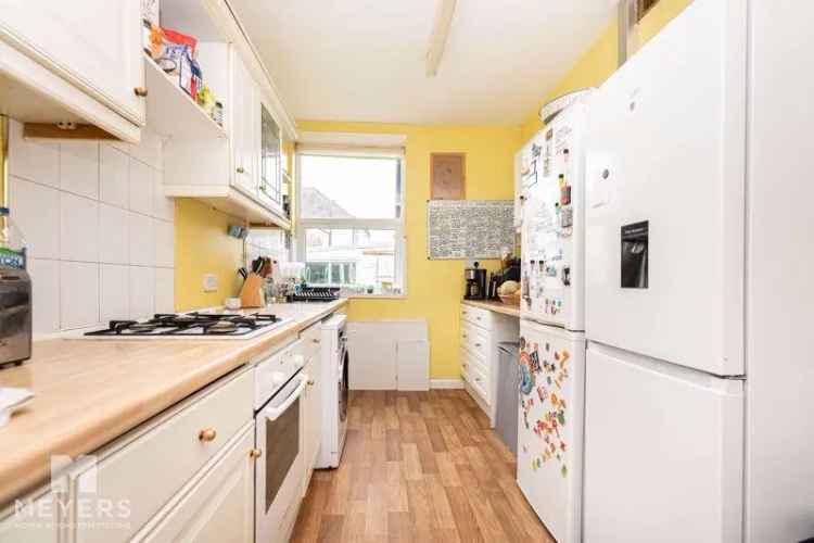 3 Bedroom Detached House Near Southbourne Grove