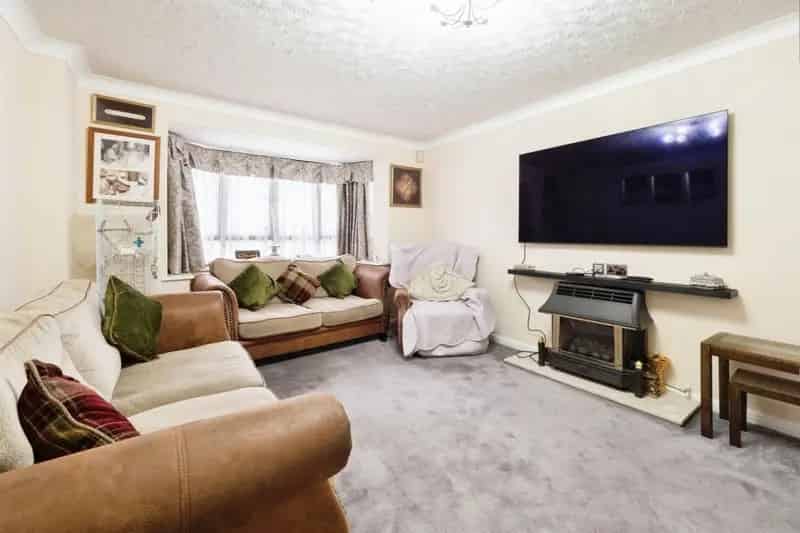 4 Bed Detached House Western Park Leicester