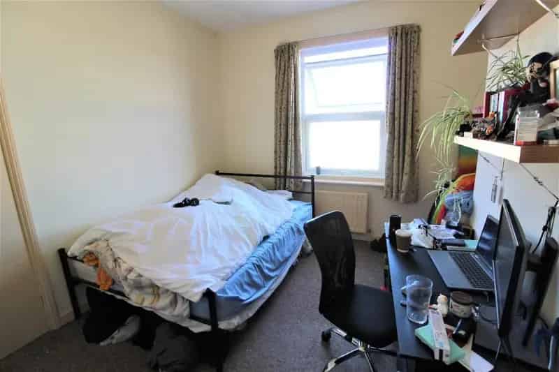 3 Bedroom Maisonette Near Brighton Station
