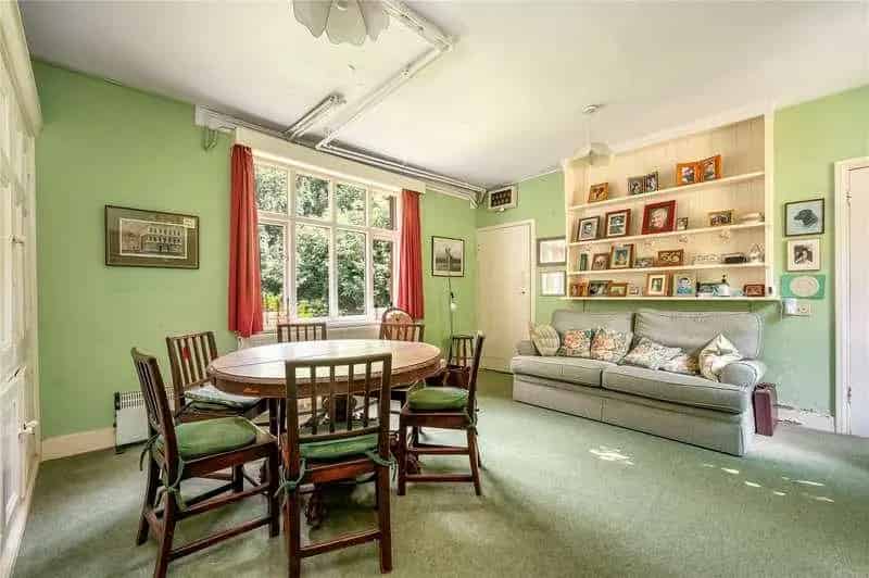 5 Bed Detached House For Sale