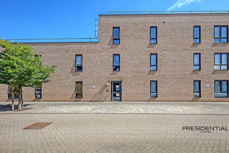 2 Bedroom Flat for Sale in Beaulieu