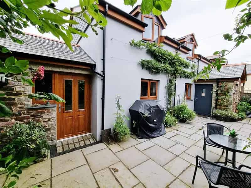 3 Bedroom Cottage for Sale in Popular Village Location