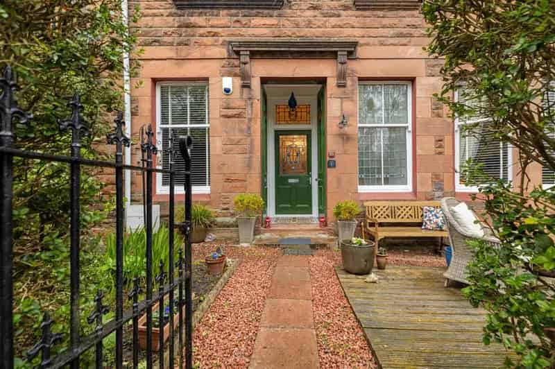 4 Bedroom Apartment for Sale in Langside Glasgow