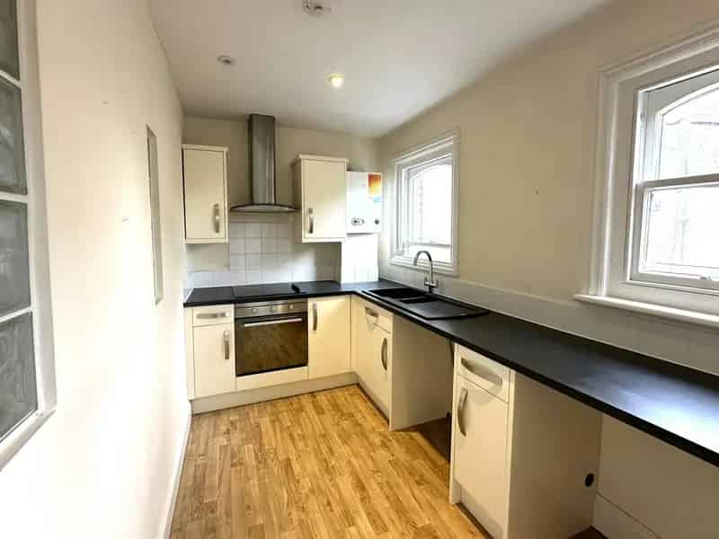 Exmouth Town Centre Flat Near Beach Double Bedroom Shower Room